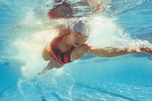Plávanie a pohyb vo vode – menej bolesti, stresu a lepšie dýchanie